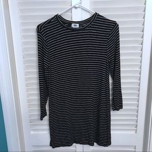2/$10 Old Navy Black & white stripe tunic XS